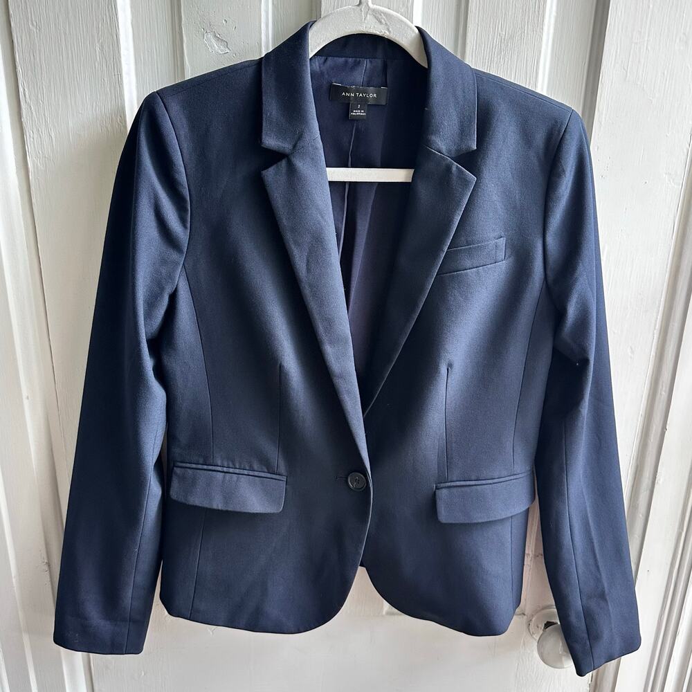 Ann Taylor The One Button Blazer Jacket in Seasonless Stretch Navy - Picture 2 of 8